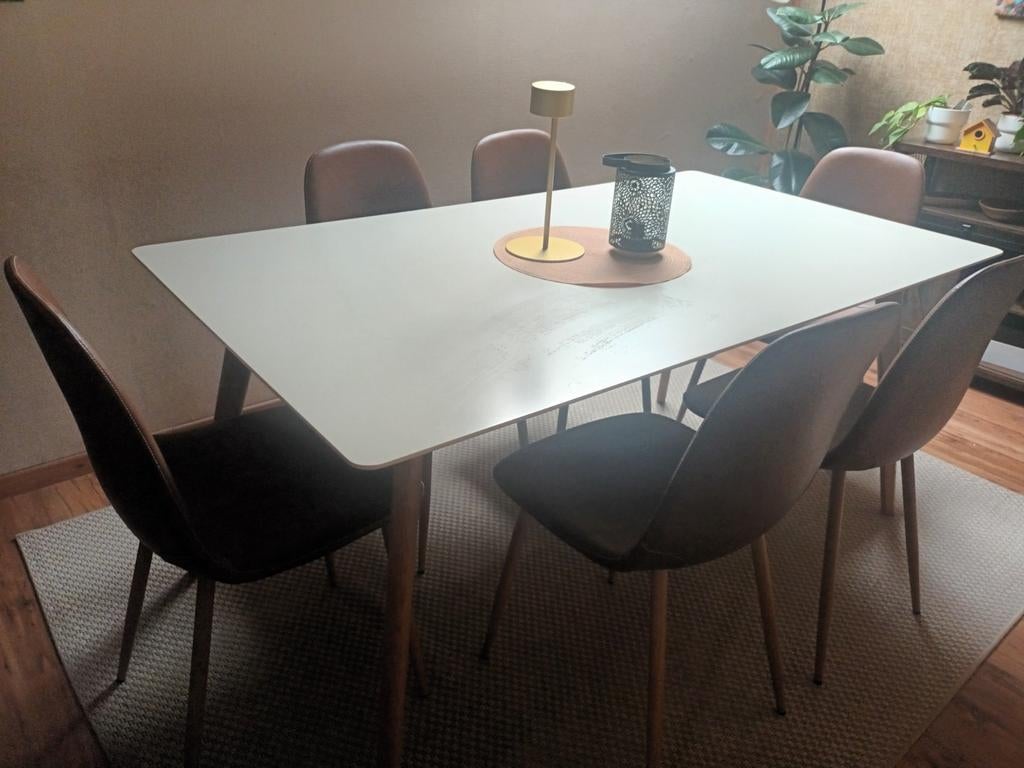 table de style scandinave, Cinq personnes ou plus, Comme neuf, Enlèvement, 50 à 100 cm