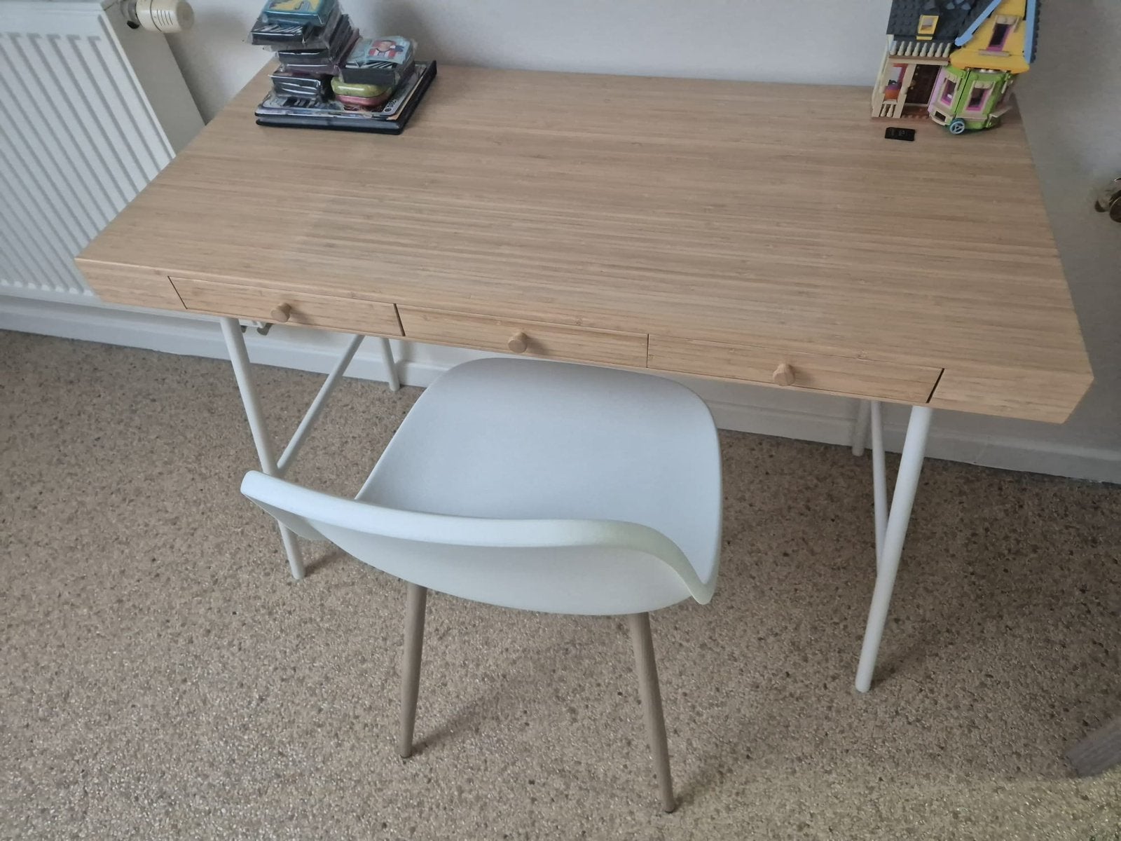 Bureau met stoel, Ophalen, Zo goed als nieuw