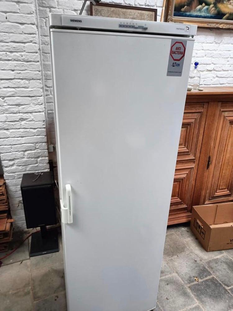 Cave à vin, réfrigérateur à vin Siemens, Electroménager, 160 cm ou plus, Enlèvement, 60 cm ou plus, 150 à 200 litres