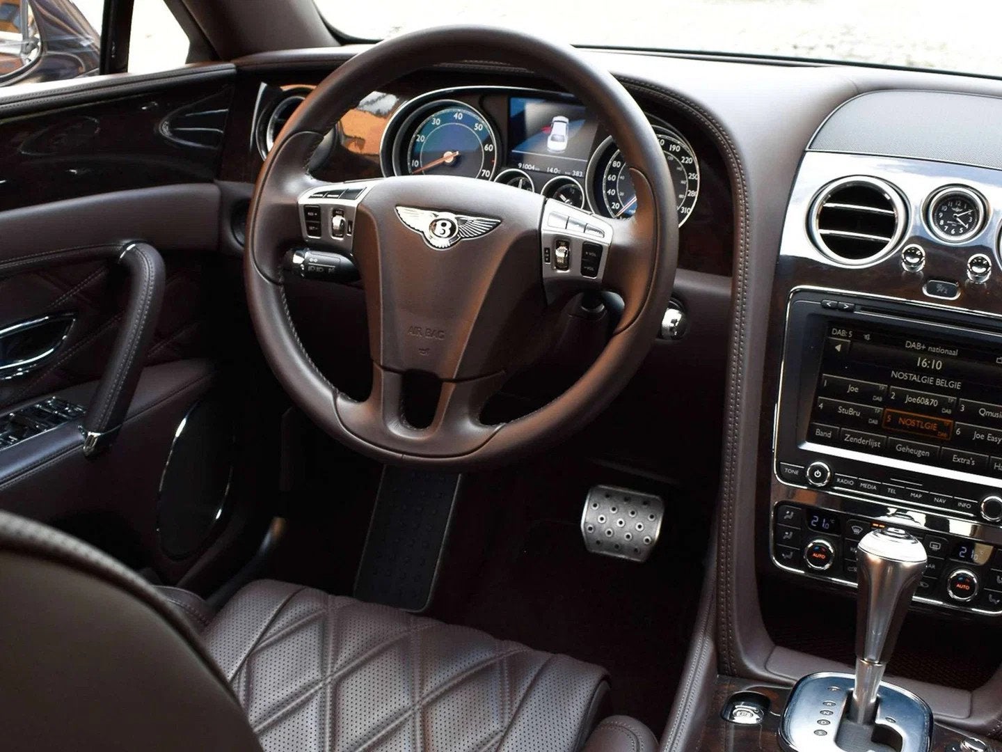 Bentley Flying Spur W12 / Havana Metallic / Bentley History, Autos, Cuir, Euro 5, Achat, 4 portes