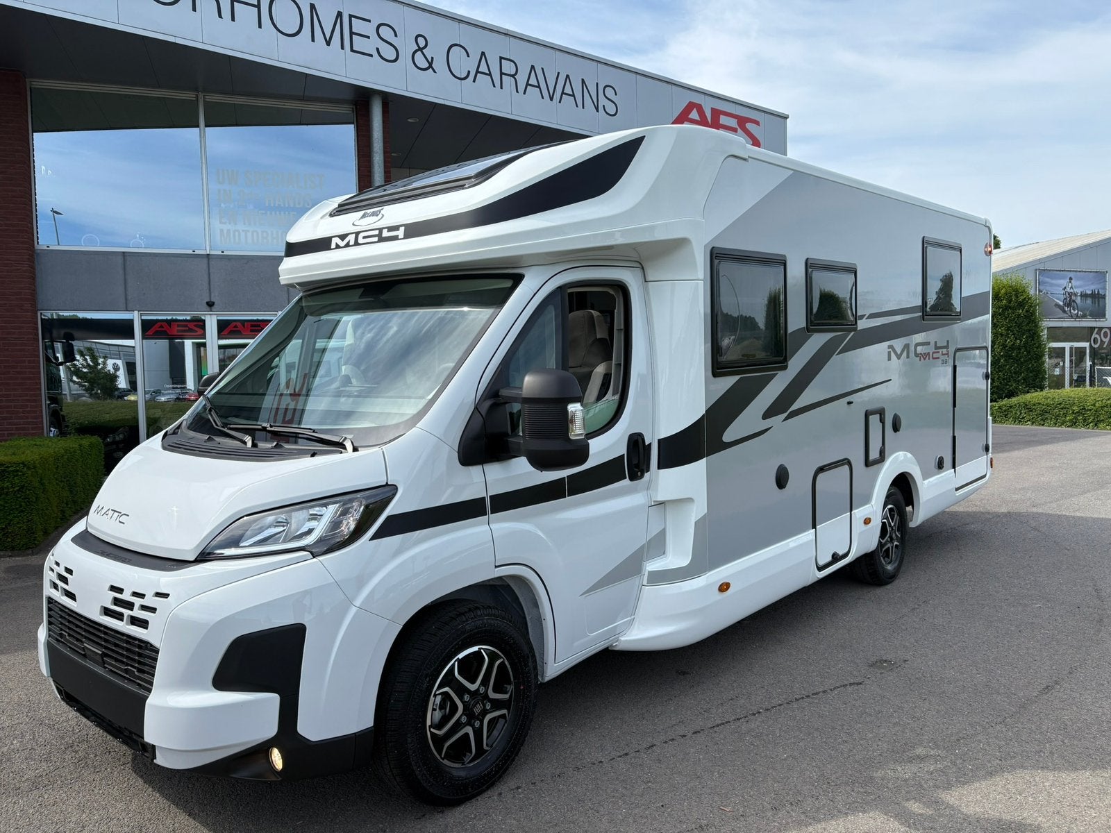 Nieuwe mc4 381 automaat, Caravans en Kamperen, Automaat, Douche, Bedrijf, Luifel