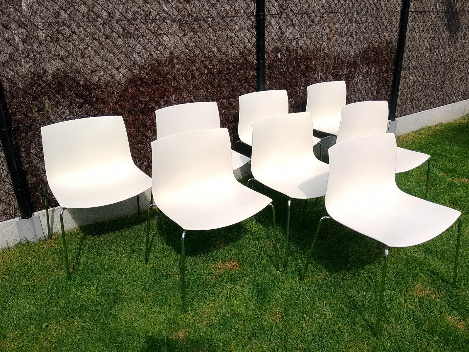 Brede stoelen Arper catifa 46 - 8 stuks - wit - stapelbaar., Ophalen, Wit, Metaal