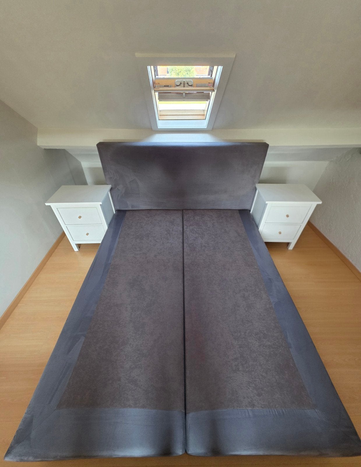 Grijze tweepersoons boxspring (160x200 cm) (Zeer goede st, Ophalen, Tweepersoons, Zo goed als nieuw, 200 cm