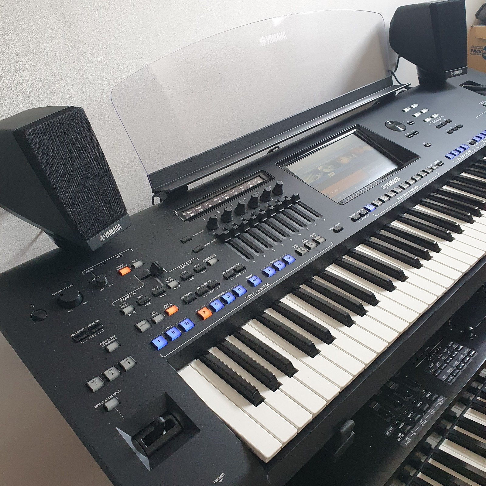 Yamaha Genos  1, Muziek en Instrumenten, Ophalen, Zo goed als nieuw, 76 toetsen, Yamaha