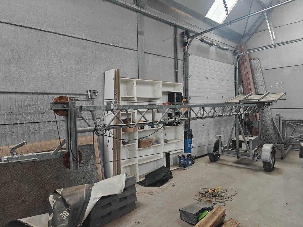 bouwlift 7,5 m hoog, Ophalen, Zo goed als nieuw, Bouwlift