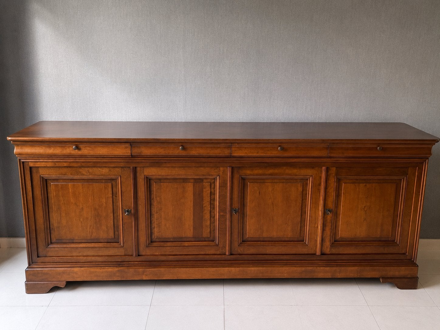 Massief houten eetkamer: dressoir +ronde tafel met 4 stoelen, Ophalen, Gebruikt