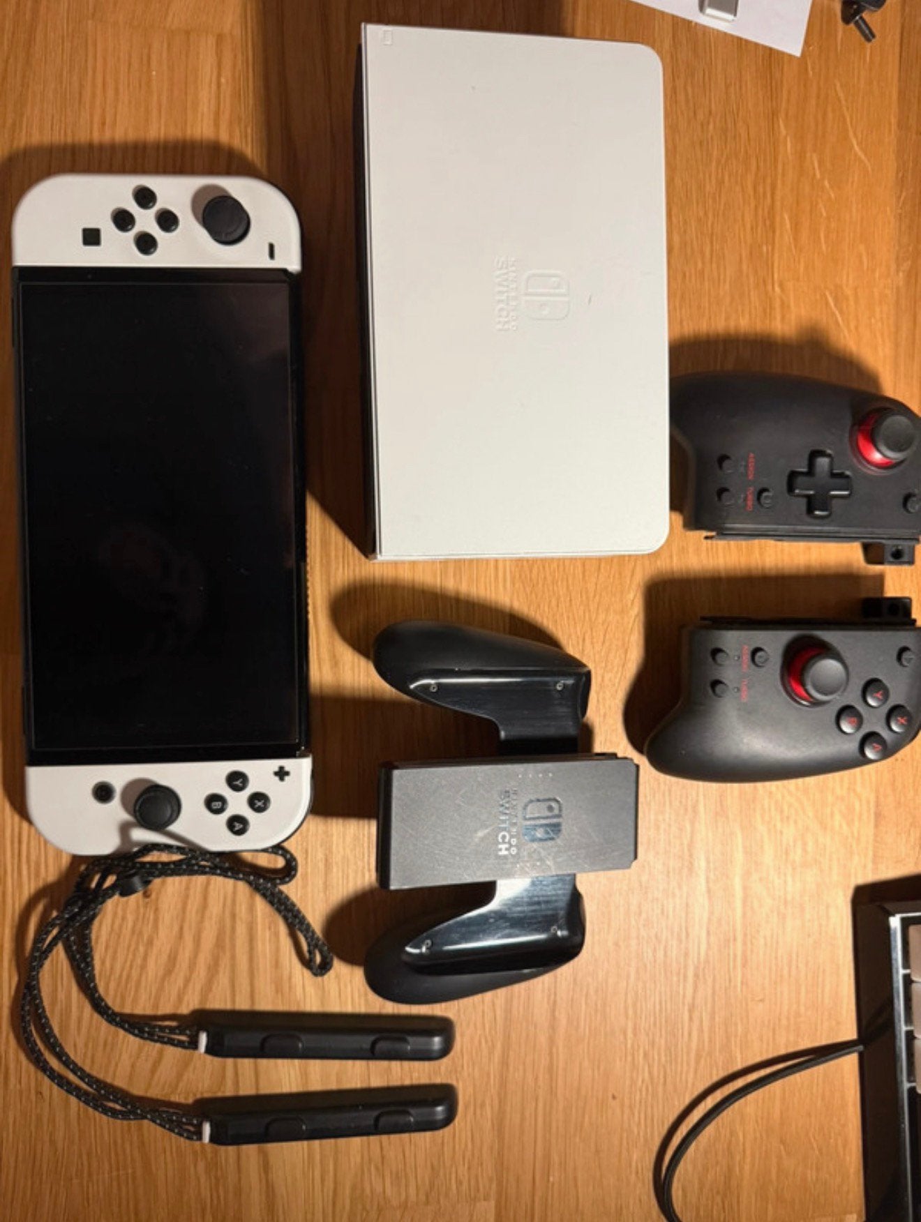 Nintendo switch - OLED - Wit met accessoires, Games en Spelcomputers, Spelcomputers | Nintendo Switch, Gebruikt, Switch OLED, Met 3 controllers of meer