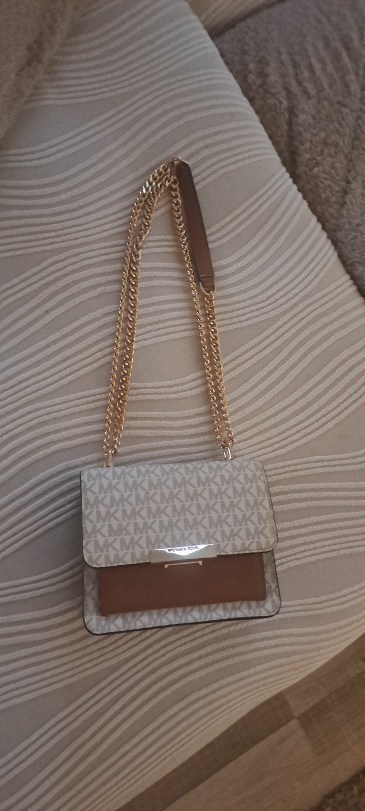 Michael Kors zeer mooi tasje met gouden ketting, Handtassen en Accessoires, Tassen | Damestassen, Ophalen of Verzenden