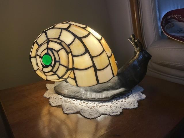 Lampe escargot style Tiffany – pièce décorative originale, Enlèvement, Comme neuf