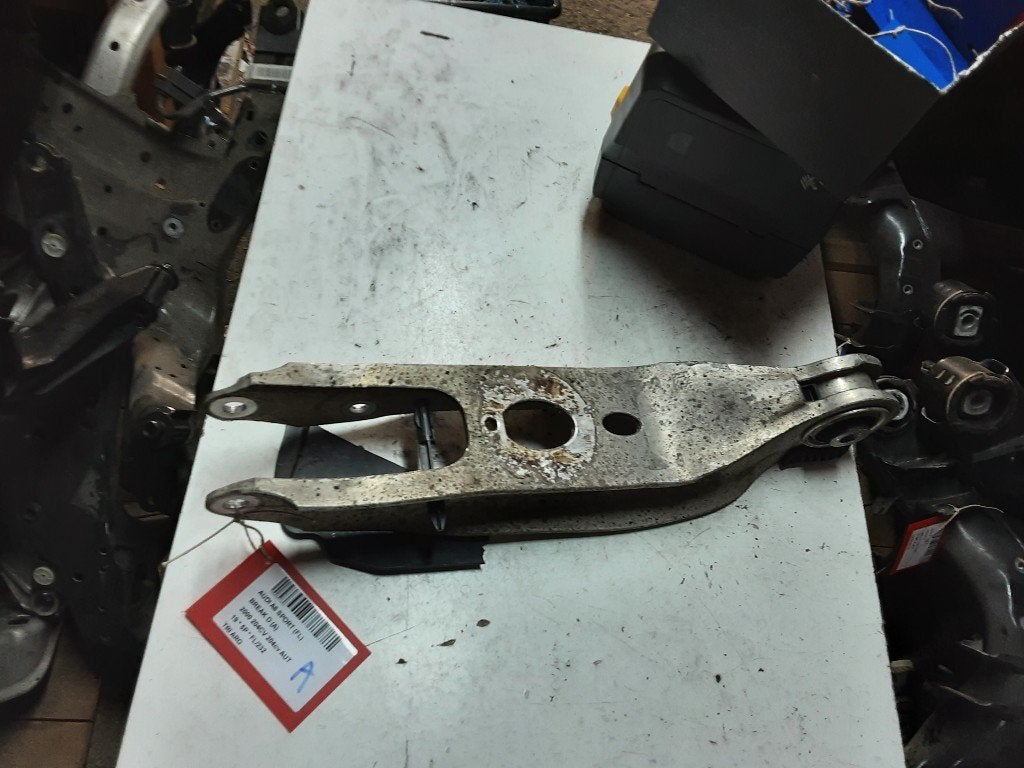 DRAAGARM LINKS ACHTER Audi A6 Avant (C8) (80A505311B), Gebruikt, Mevr. I. Hauben, Audi, Rue de l'Espoir 34 34
4030  GRIVEGNÉE, BE