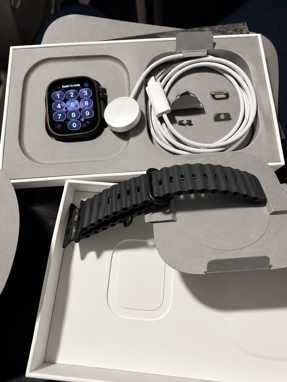 Apple watch ultra 2 noire + 2 bracelets, Enlèvement, État, Comme neuf