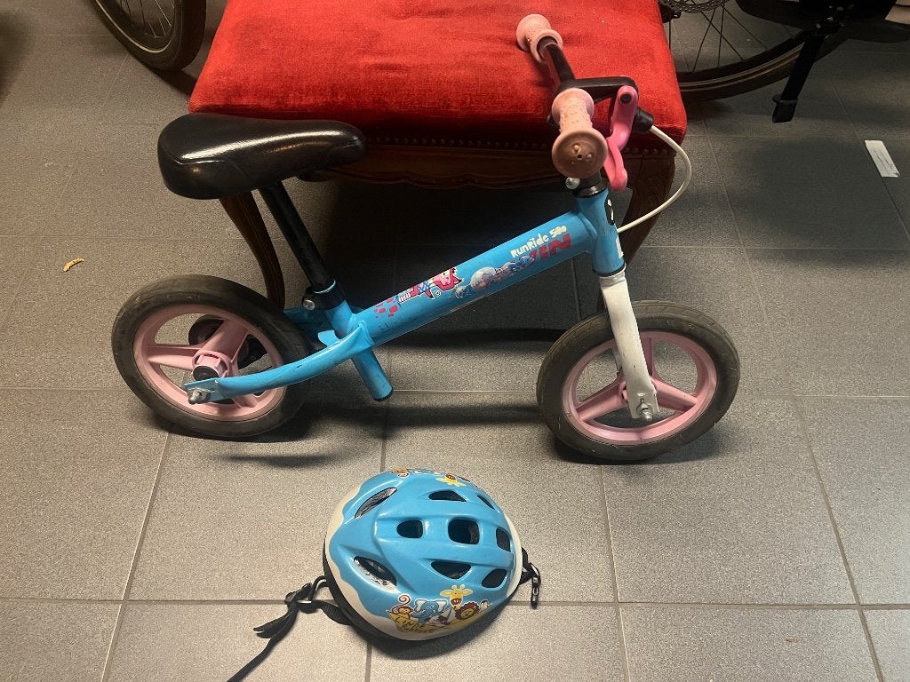 fiets peuter + helm, Fietsen en Brommers, Ophalen, B-twin, Gebruikt, Minder dan 16 inch