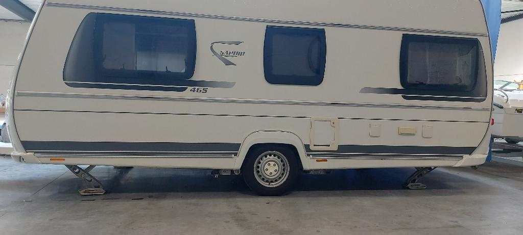 Caravane Fendt Saphir 465, Caravanes & Camping, Fendt, 1250 - 1500 kg, Siège de train, 2 lits séparés