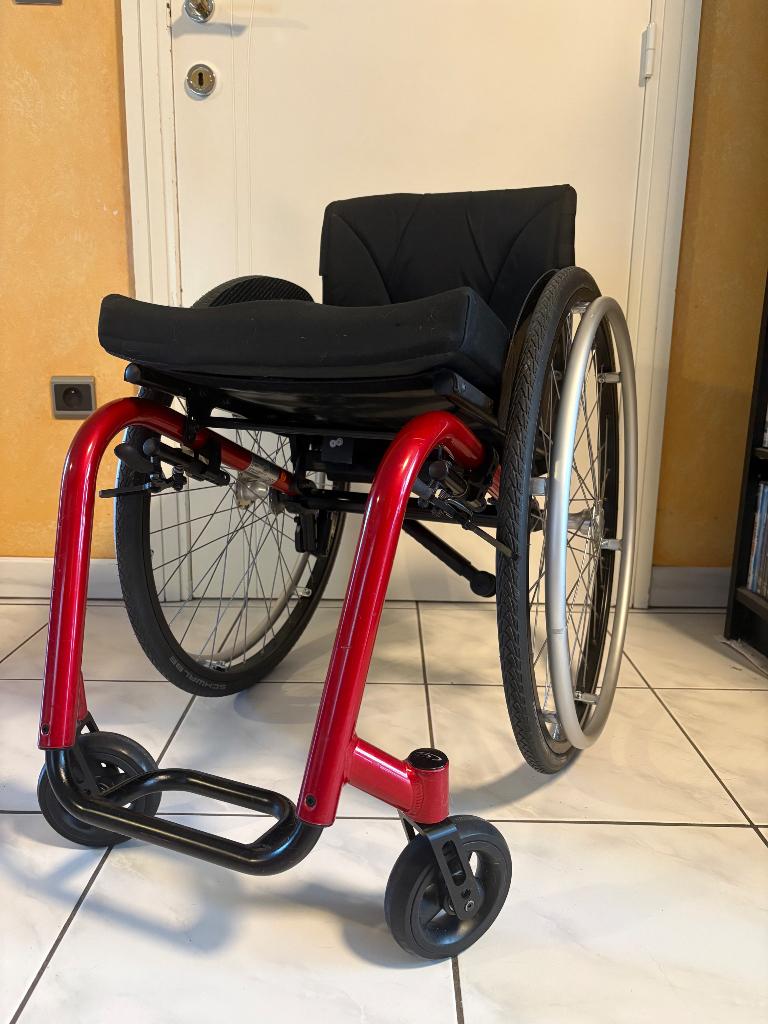 Actieve rolstoel, Diversen, Rolstoelen, Zo goed als nieuw, Handbewogen rolstoel, Inklapbaar, Ophalen
