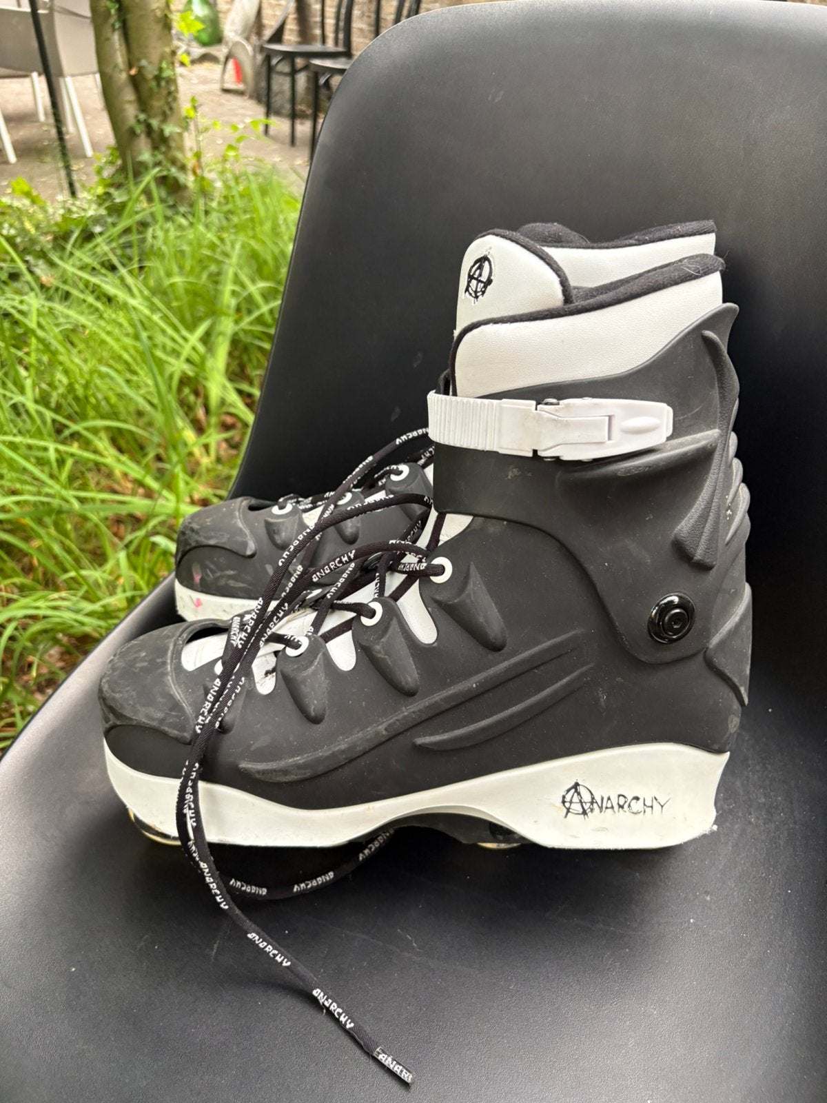 Stuntskates Anarchy revolution 2 maat 46, Sport en Fitness, Skeelers, Ophalen