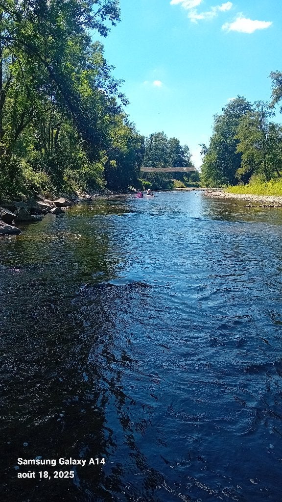 À LOUER – Charmante caravane 2 chambres au bord de l’Ourthe