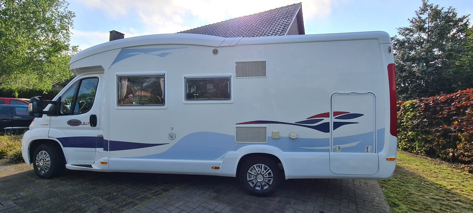 Challenger Eden 614, Jusqu'à 4, Toilette à cassette, Boîte manuelle, Diesel