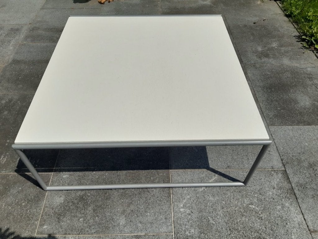 Belle table basse carrée style moderne, Maison & Meubles, Enlèvement, Utilisé, Métal