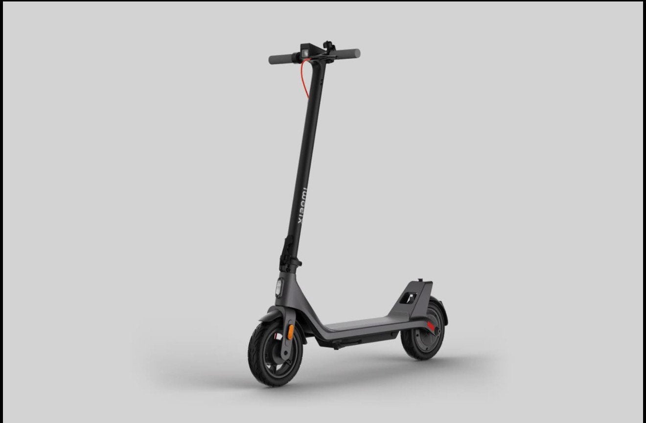 Te koop xiaomi step nieuwe staat met helm, Ophalen, Nieuw, Elektrische step (E-scooter)