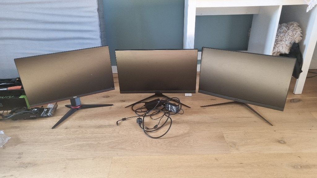 3x Gaming Monitor 24” Full HD 144Hz – MSI(2) & AOC(1), Informatique & Logiciels, Gaming, Haut-parleurs intégrés, IPS, Moins de 1 ms