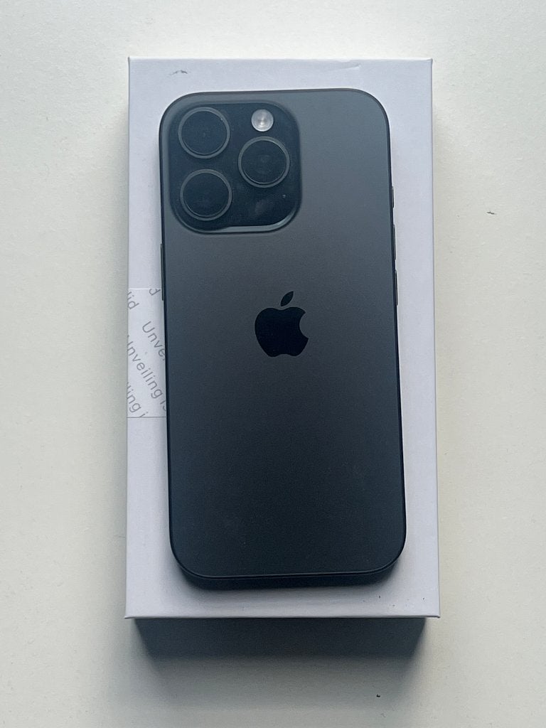 iPhone 16 Pro 128 Go Noir – Écran HS, Télécoms, 128 GB, Reconditionné, IPhone 16, Enlèvement