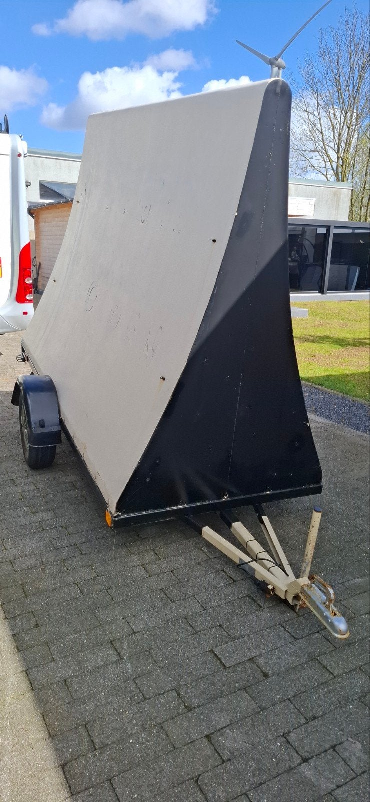 remorque -750 kg pour la publicité, Enlèvement