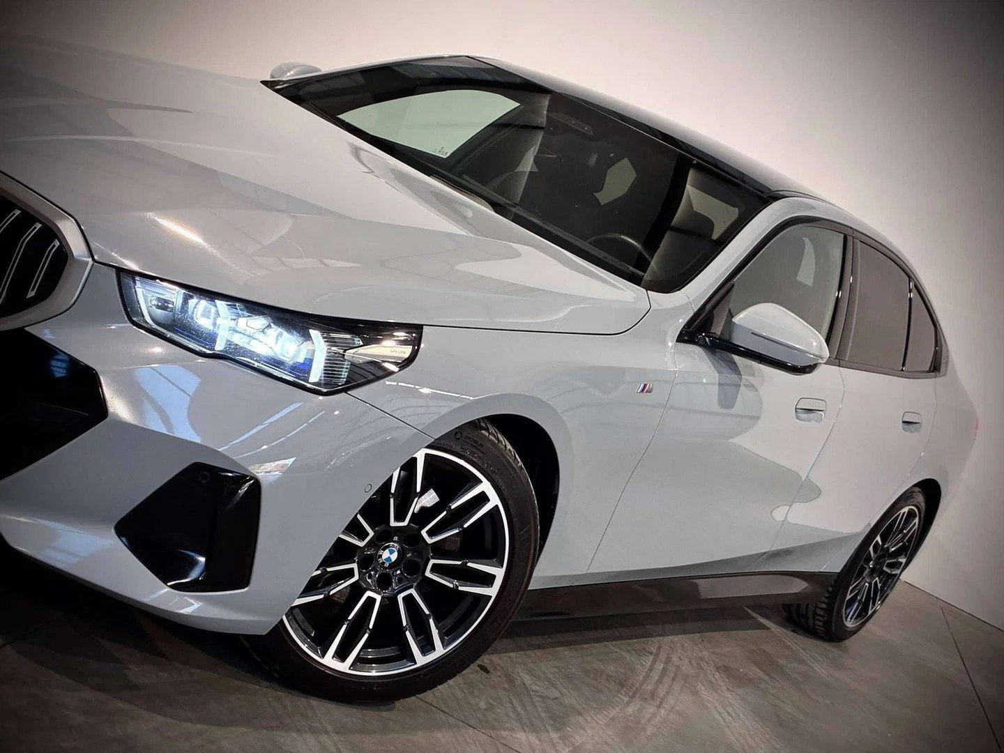 BMW 5 Serie 520 dA FULL PACKM-1ERPRO-COKCPIT-T.PANO-HUB-CARP, Autos, Cuir, Argent ou Gris, 4 portes, Entreprise