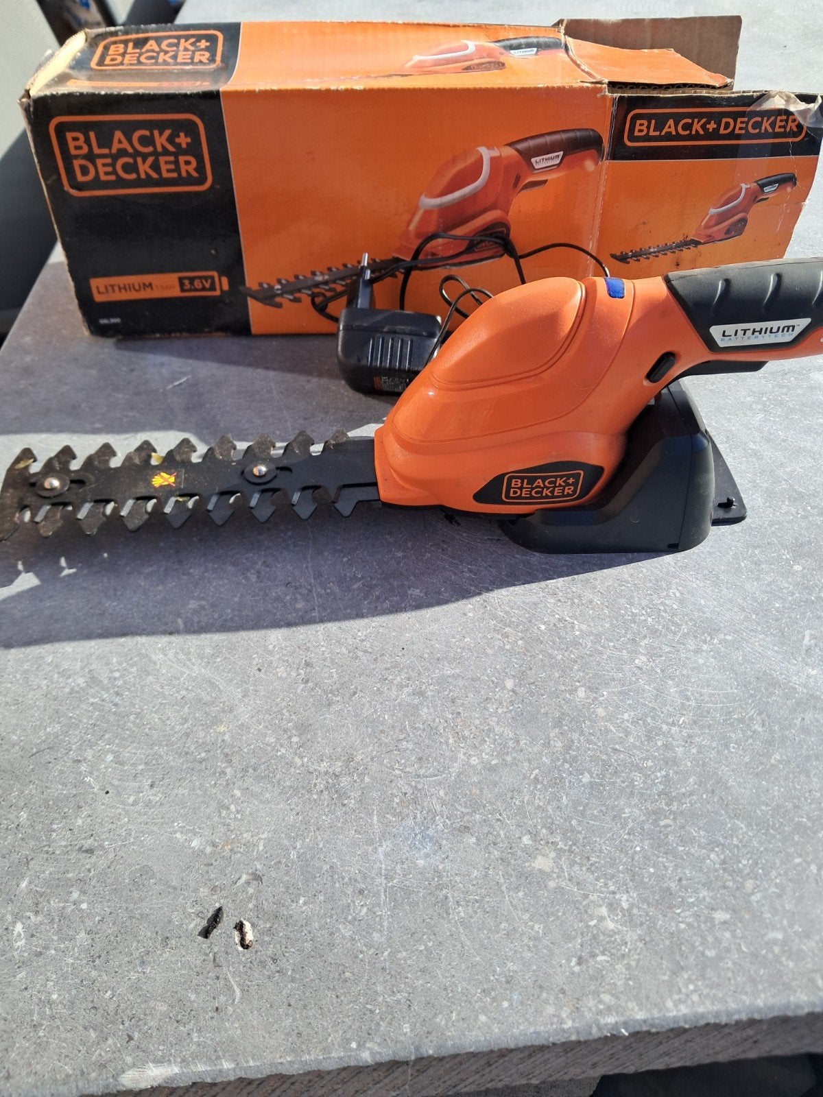 Taille haie Black et Decker, Ophalen