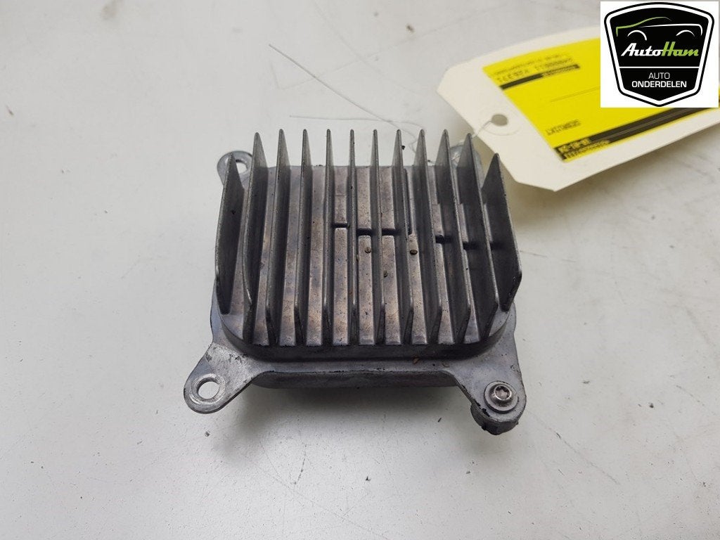 MODULE LED KOPLAMP Tesla Model S (|153292511E|), Auto-onderdelen, Germany_Sales@tesla.com, Gebruikt, Overige automerken, Ludwig-Prandtl-Straße 27 - 29
12526  Berlin, DE