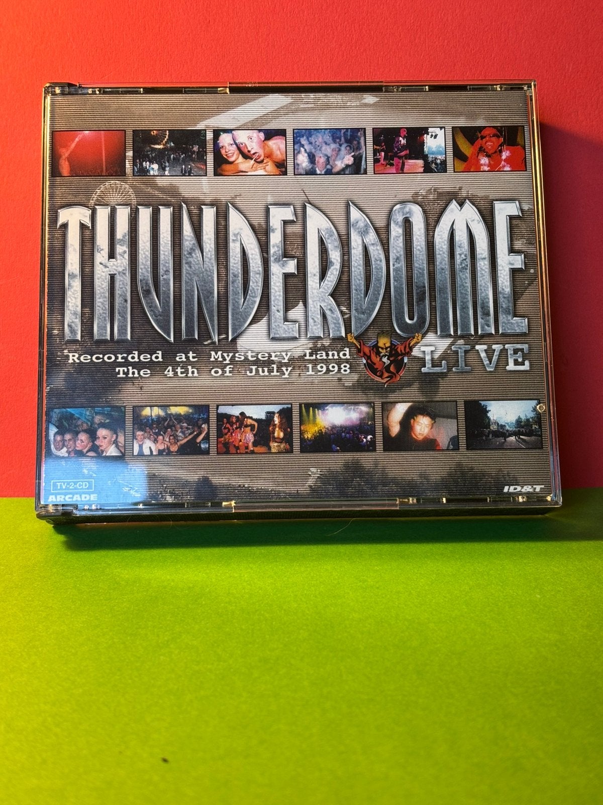 Thunderdome - live recorded at mystery land 1998 nieuwstaat, Envoi, Comme neuf