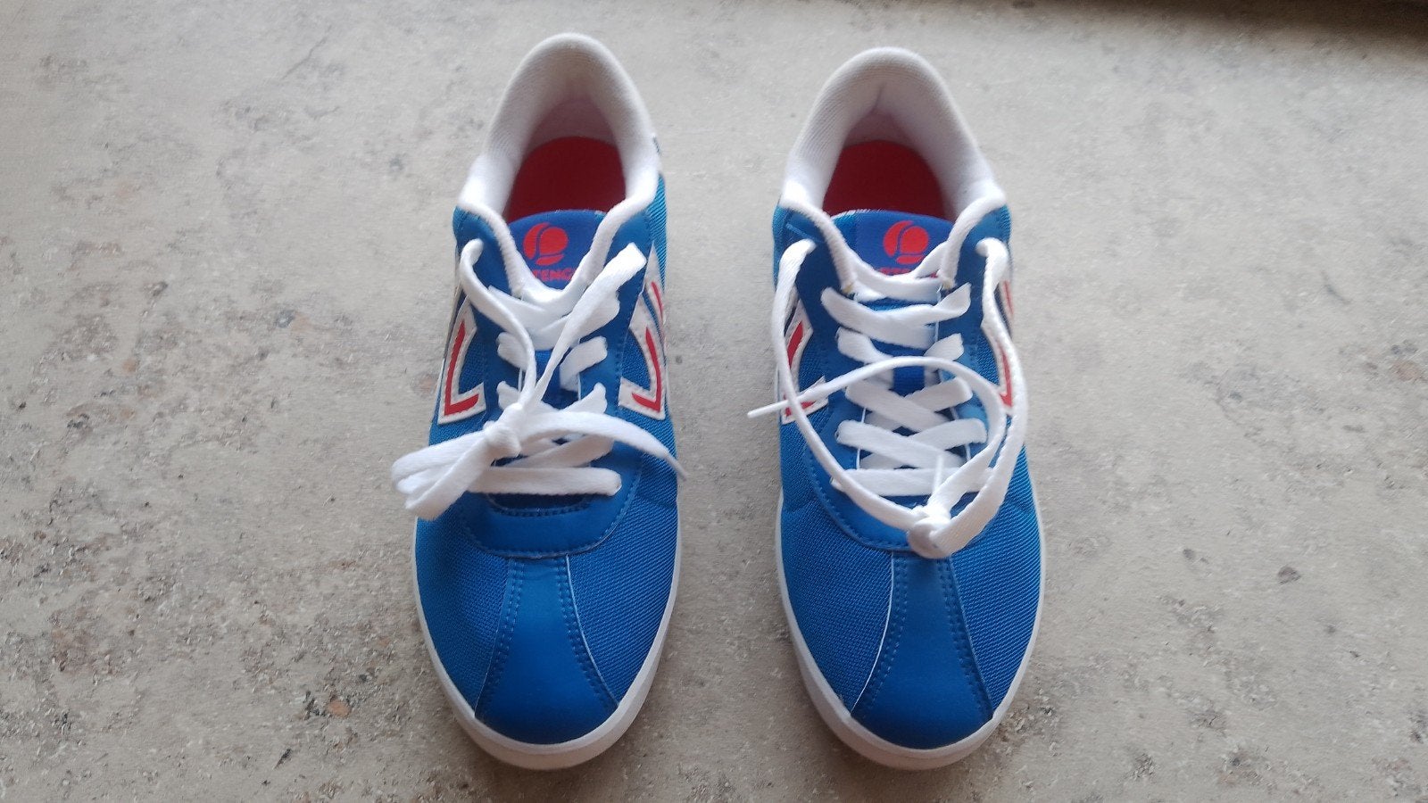 Nieuwe sportschoenen Artengo dames maat 39, Sport en Fitness, Loopsport en Atletiek, Ophalen, Nieuw