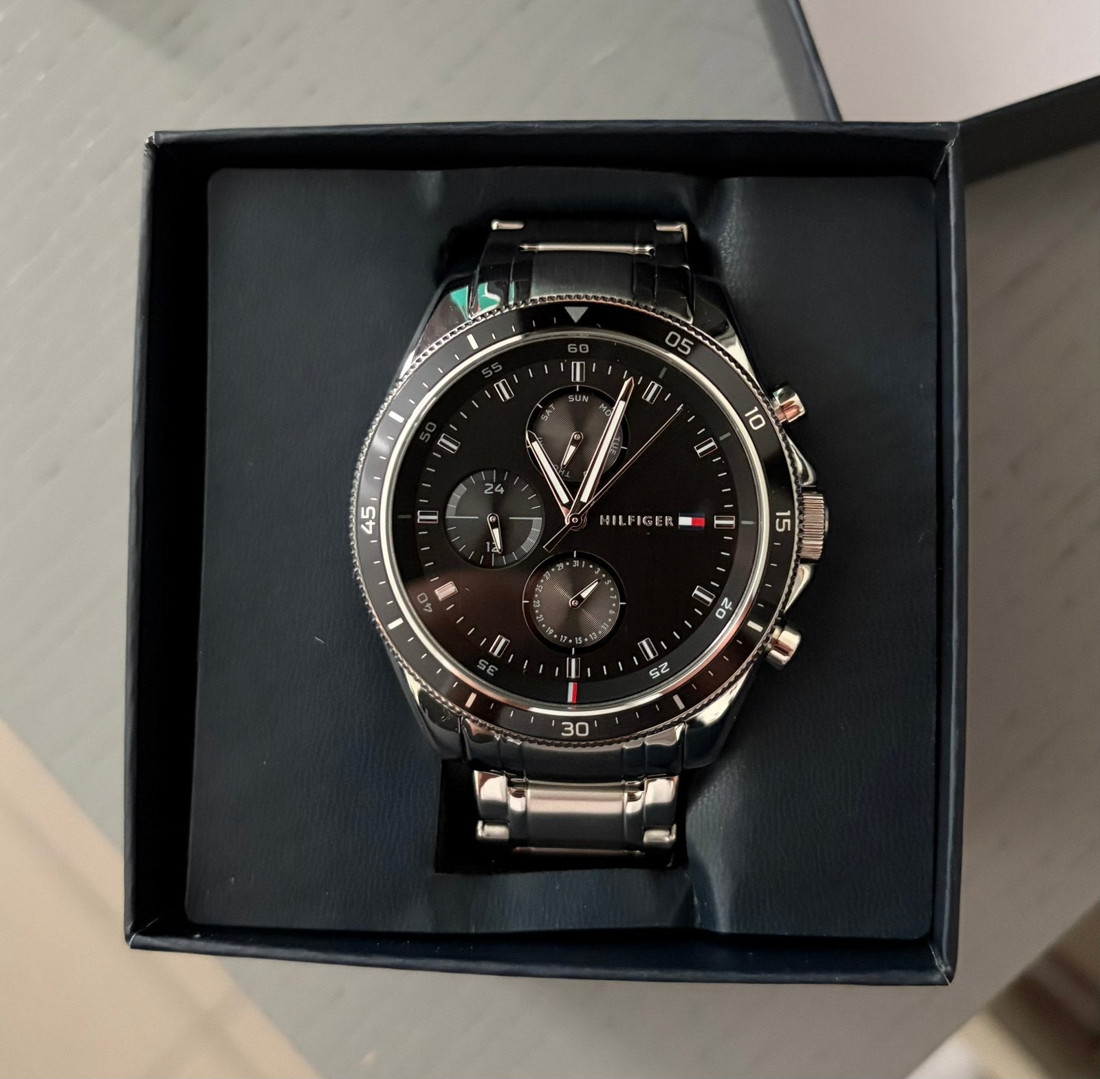 Tommy Hilfiger horloge, Handtassen en Accessoires, Horloges | Heren, Staal, Polshorloge, Nieuw, Zilver
