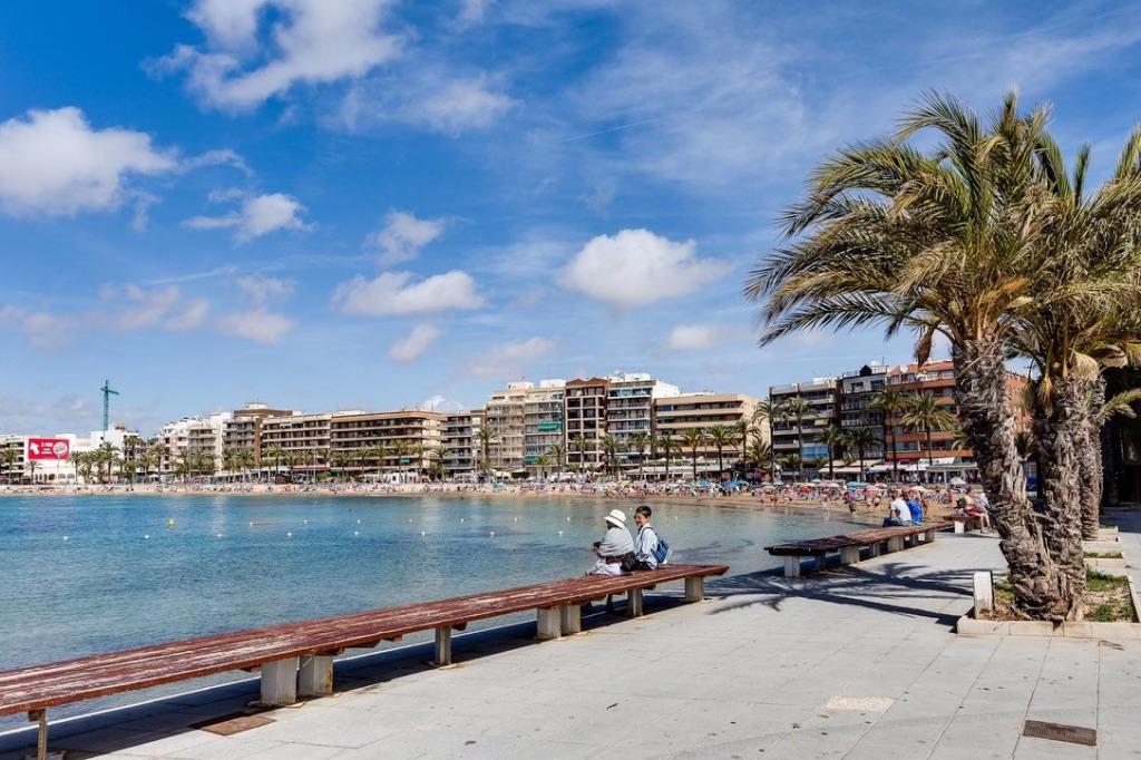 Gerenoveerd appartement vlakbij zee te koop in Spanje, Immo, Buitenland, Spanje, Appartement, Stad