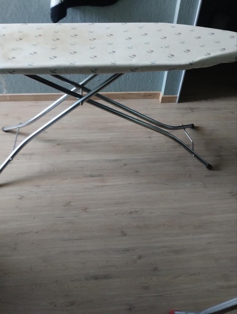 Strijkplank, Elektronische apparatuur, Ophalen