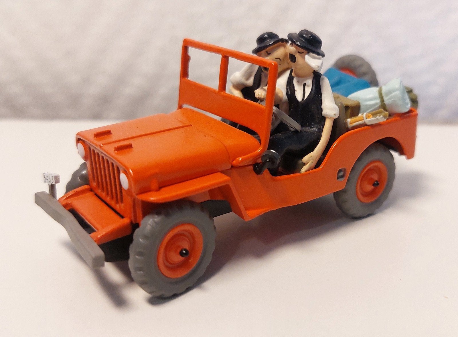 Voiture TINTIN Atlas 1/43 'La Jeep Willys MB Cj 2A' des anné, Collections, Enlèvement ou Envoi, Tintin, Comme neuf, Statue ou Figurine