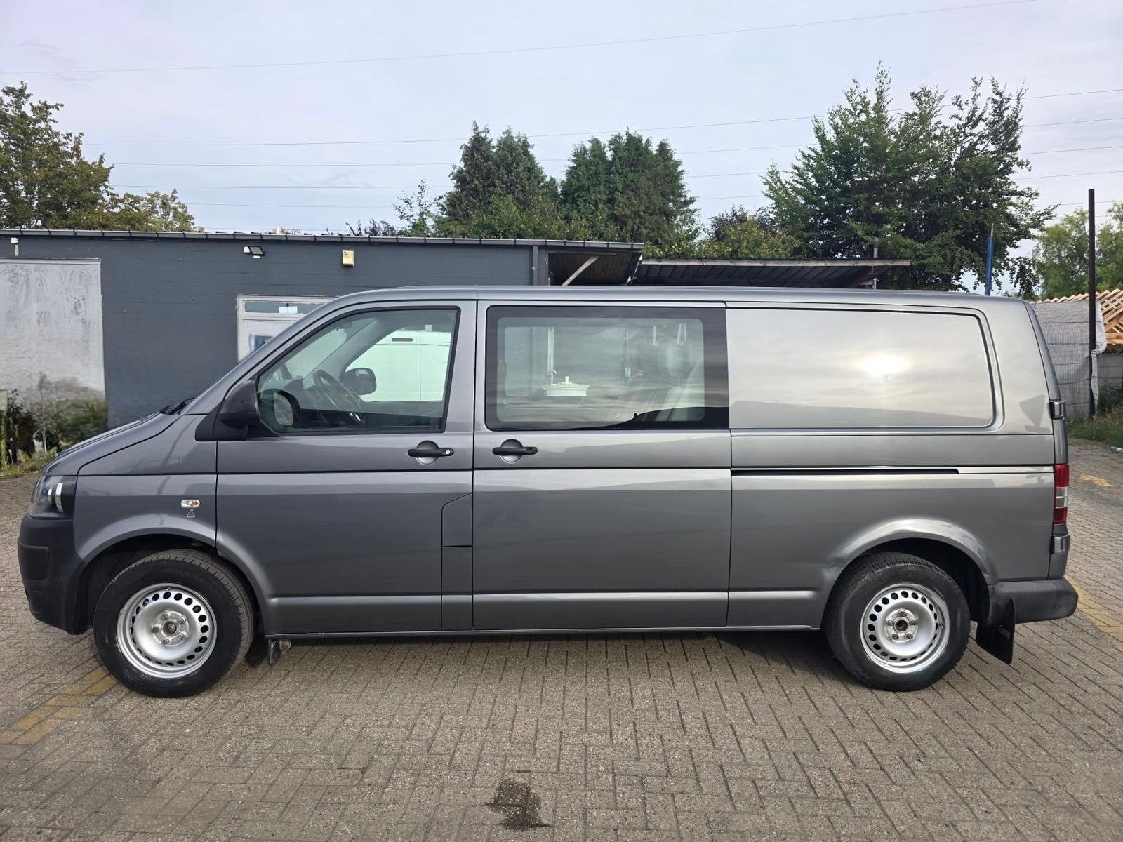 Voiture Volkswagen T5 Business/2.0TDi/6 sièges/TVA, Cruise Control, Entreprise, https://public.car-pass.be/vhr/f1ae5947-4f89-4011-8705-56e923425d88