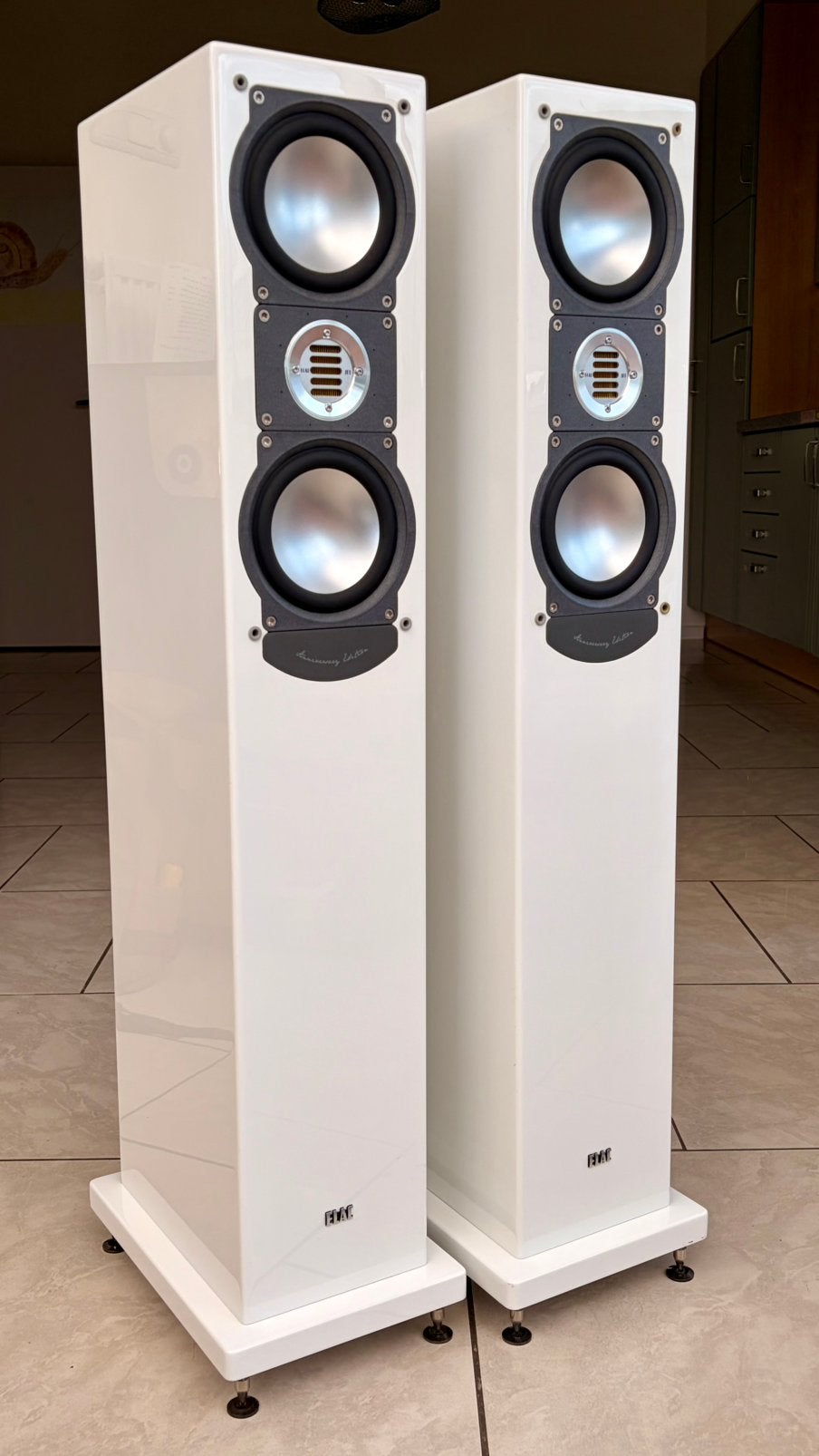 ELAC FS 207 Anniversary Edition – hoogglans wit, Ophalen, Zo goed als nieuw, Vloerstaande luidspreker