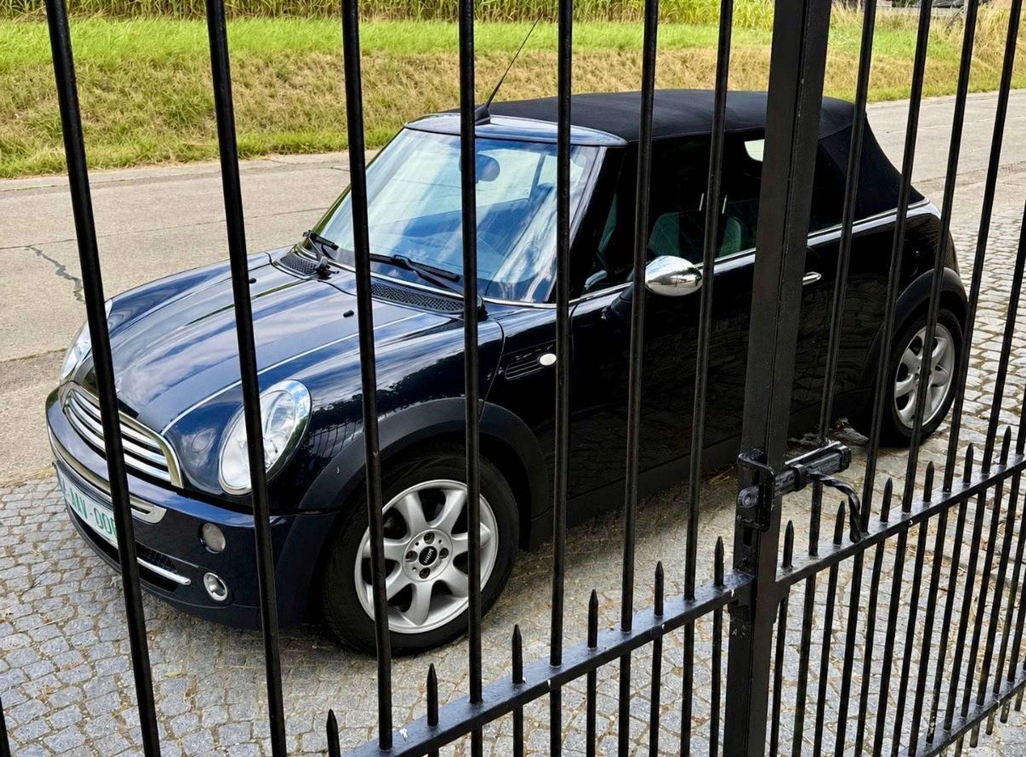 MINI Cooper 1.6 CABRIO - AIRCO - LEDEREN RECARO SPORTZET- SU, Auto's, Mini, Voorwielaandrijving, 4 zetels, Gebruikt, Zwart