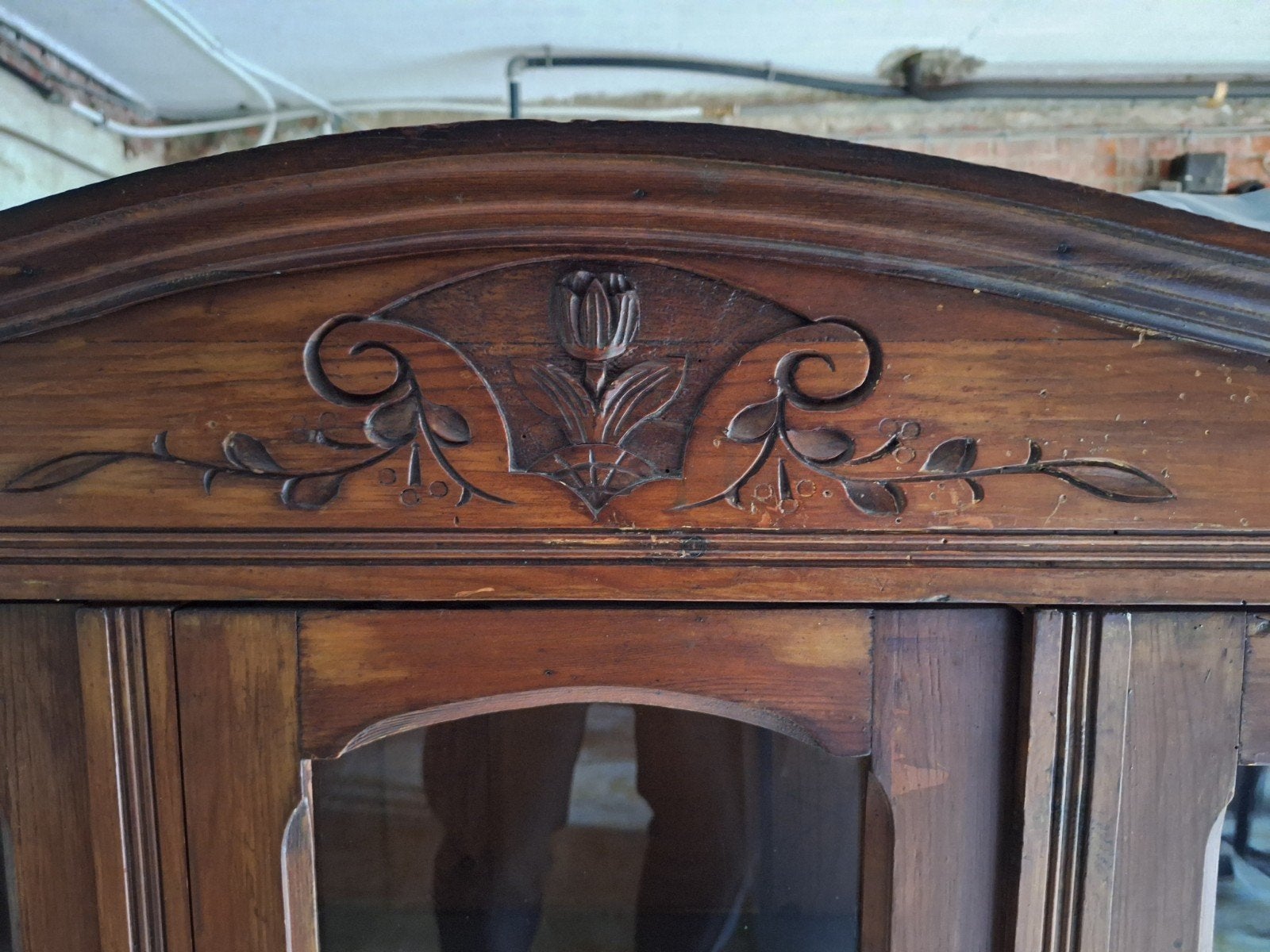 Art deco dressoirkast, Ophalen