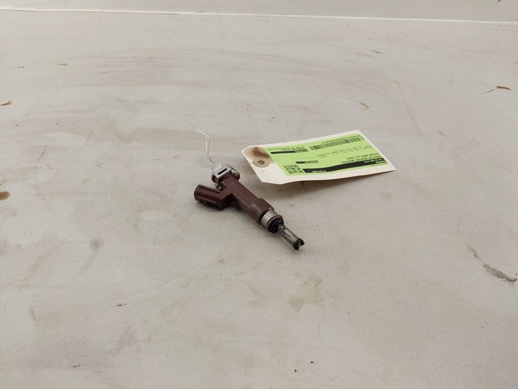 INJECTEUR Ignis (MF) (|313062R7|1571062R70000|1571062R70|), DENSO EUROPE B.V., Info@denso.nl, Utilisé, Hogeweyselaan 165
1382 JL  Weesp, NL