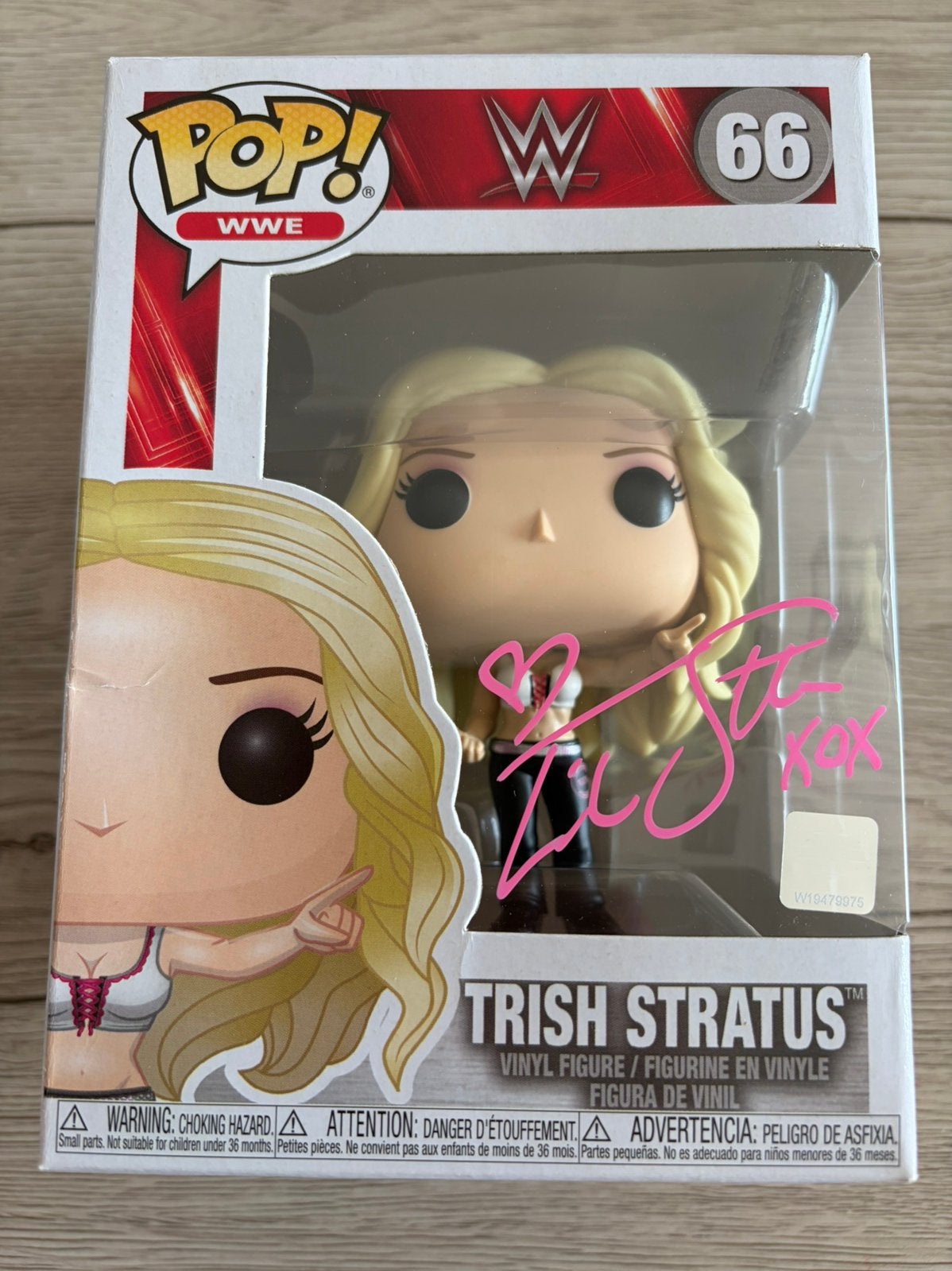 Signed WWE Trish Stratus Funko Pop, Ophalen of Verzenden, Zo goed als nieuw