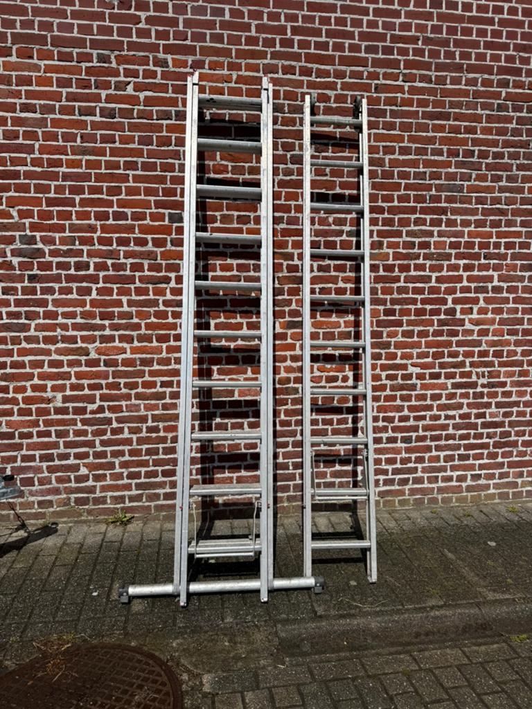Ladder 8m altrex 3 delig, Doe-het-zelf en Bouw, Ladders en Trappen, Ophalen, Gebruikt, Ladder, Opvouwbaar of Inschuifbaar
