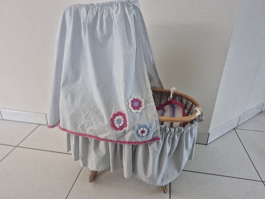 Houten poppenwieg., Ophalen, Gebruikt, Babypop