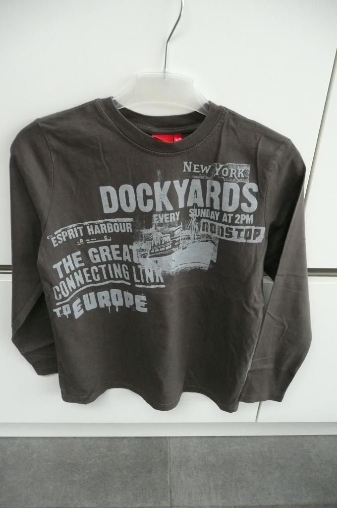Bruine T-shirt lange mouw Esprit (K282), Kinderen en Baby's, Ophalen of Verzenden, Zo goed als nieuw, Jongen, Shirt of Longsleeve
