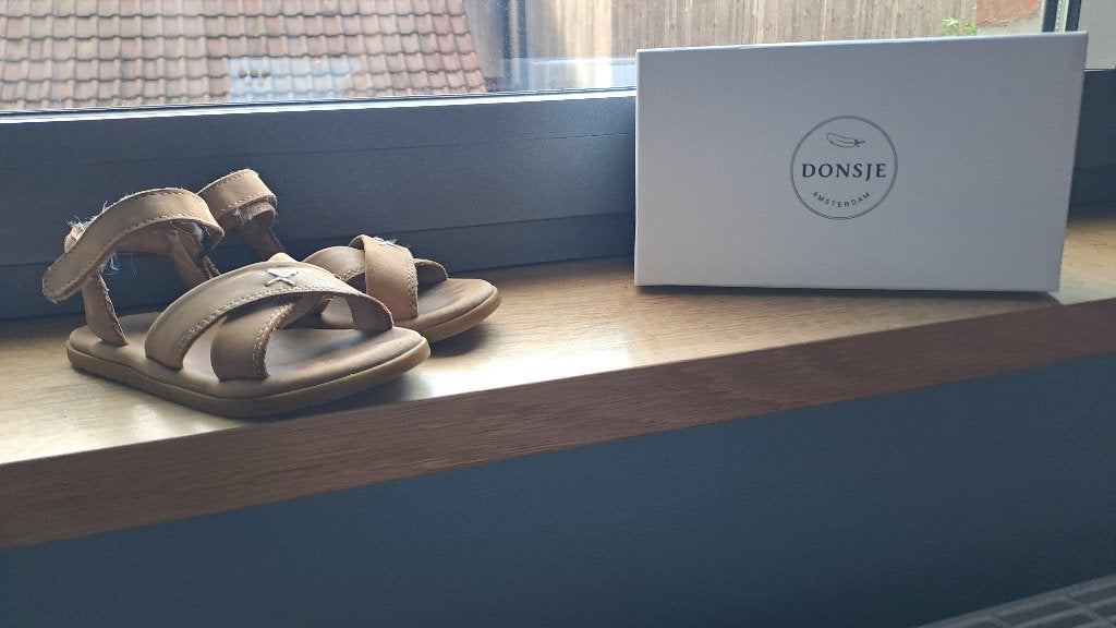 Bruine sandalen (merk donsje), Gebruikt, Donsje, Schoenen, Ophalen of Verzenden