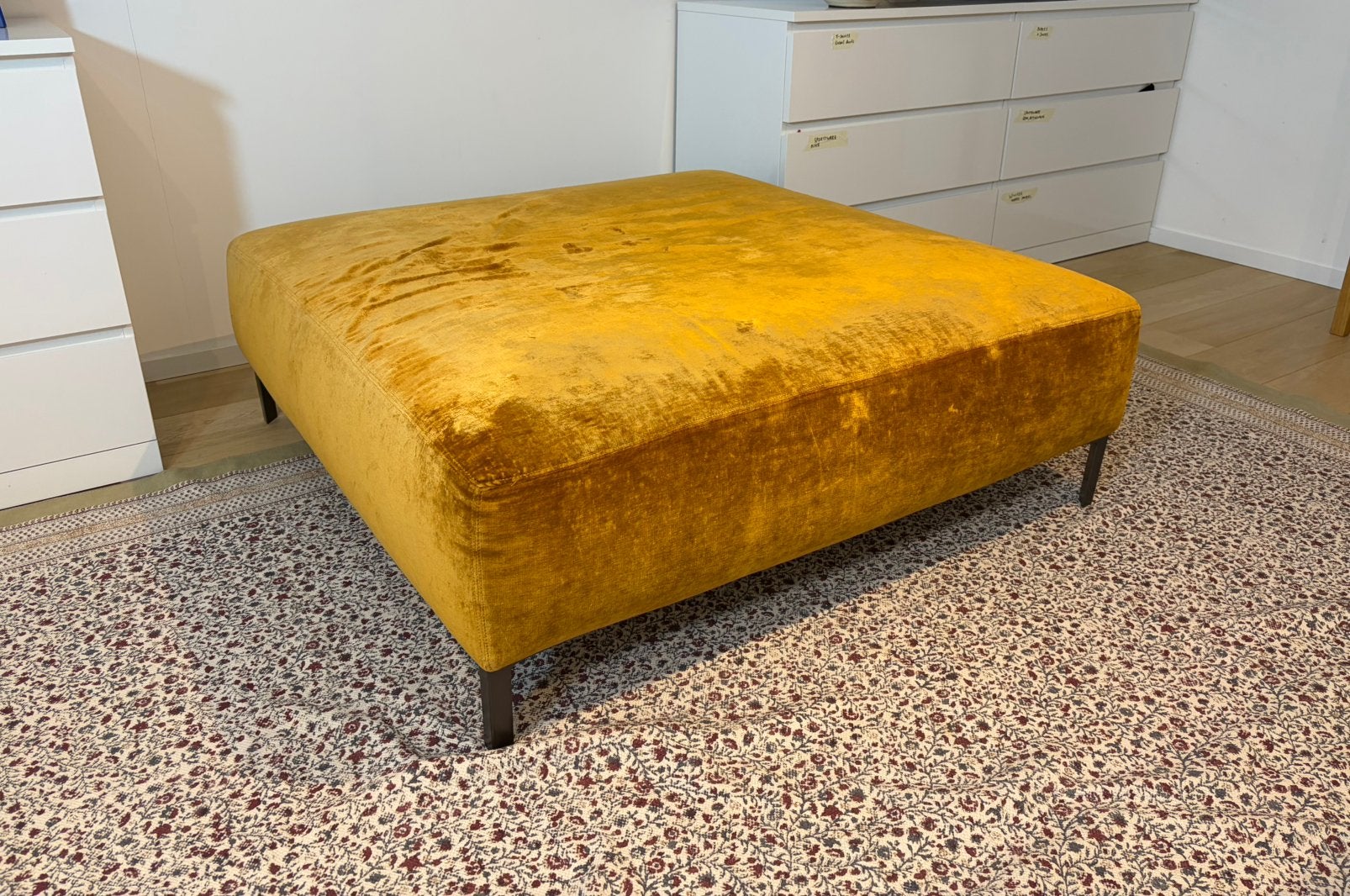 Pianca Designer poef/grote fluwelen poef — mosterdgoud, Huis en Inrichting, Ophalen, Gebruikt, Vierkant, 100 tot 125 cm