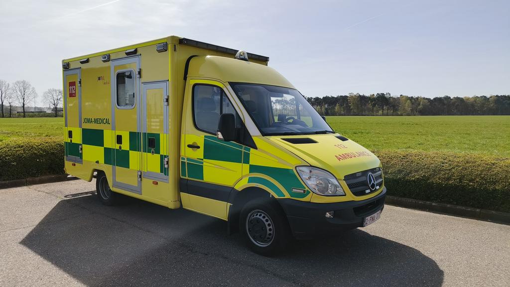 Ziekenwagen/ambulance mercedes Sprinter 519, Autos, Achat, 2987 cm³, Jaune, Mercedes-Benz