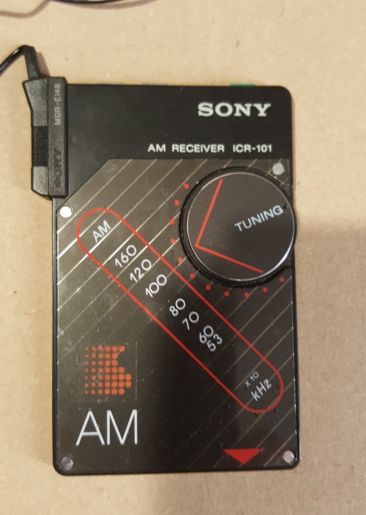 Rare Radio Credit Card Sony ICR-101 + housse & écouteur 1984, Enlèvement ou Envoi, Utilisé, Transistor