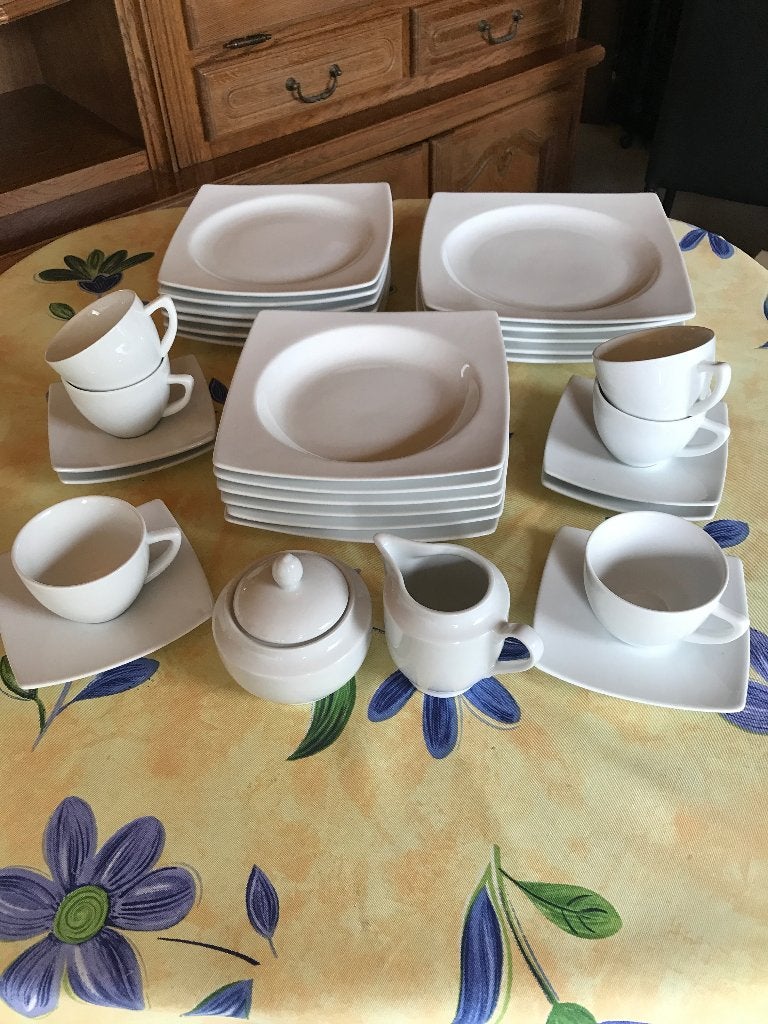 Eet en koffie servies, Koffiemokken, bestek ,en meer, Enlèvement ou Envoi, Comme neuf, Assiettes(s)