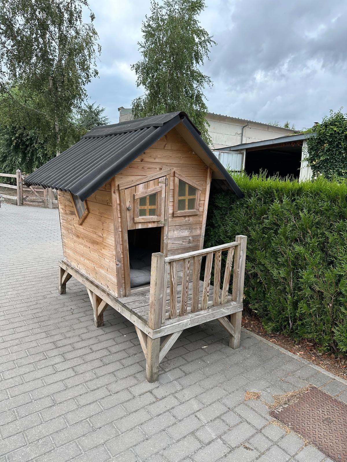Honden huisje, Dieren en Toebehoren, Ophalen, Zo goed als nieuw